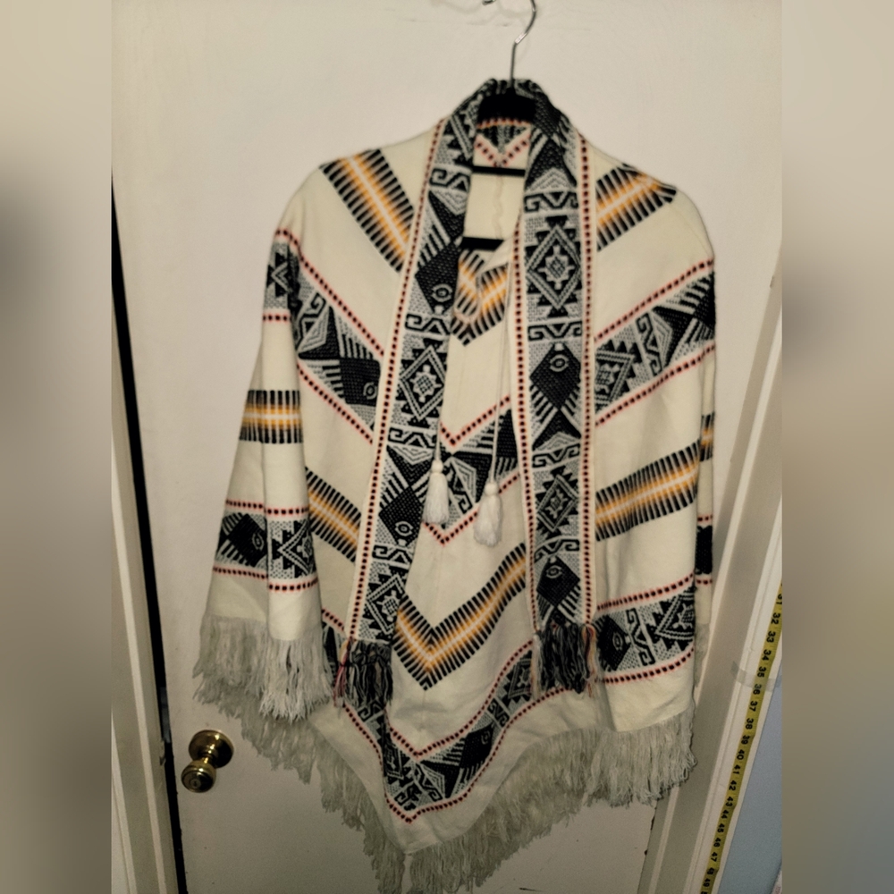 Geometric Patterned Fringe Poncho Handmade In Mexico - Picture 4 of 5